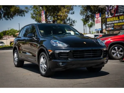More photos of 2018 Porsche Cayenne at SoCal Auto Auction, CA