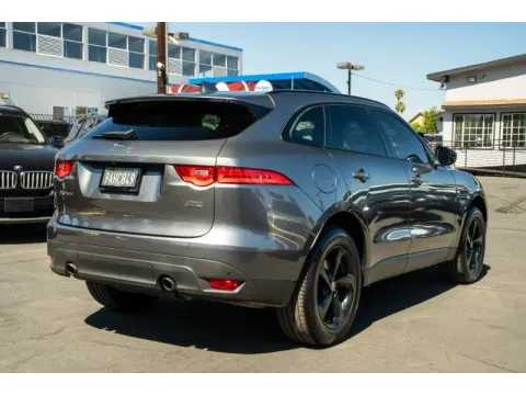 More photos of 2019 Jaguar F-PACE 25t Premium at SoCal Auto Auction, CA