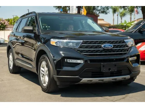 More photos of 2022 Ford Explorer XLT at SoCal Auto Auction, CA
