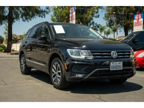 More photos of 2018 Volkswagen Tiguan 2.0T SEL at SoCal Auto Auction, CA
