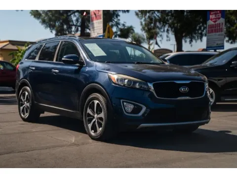 More photos of 2021 Kia Sorento EX at SoCal Auto Auction, CA