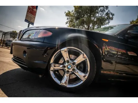More photos of 2005 BMW 3 Series 325i at SoCal Auto Auction, CA