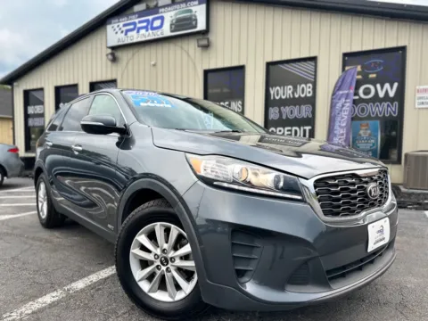 Gray 2020 KIA SORENTO LX V6 for sale in Crown Point, IN