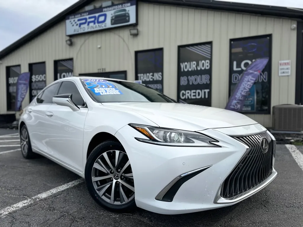 White 2019 LEXUS ES 350 BASE for sale in Crown Point, IN