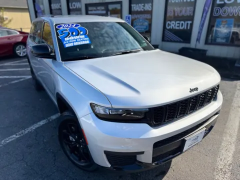 Photos of 2024 JEEP GRAND CHEROKEE ALTITUDE for sale in Crown Point, IN at Pro Auto Finance