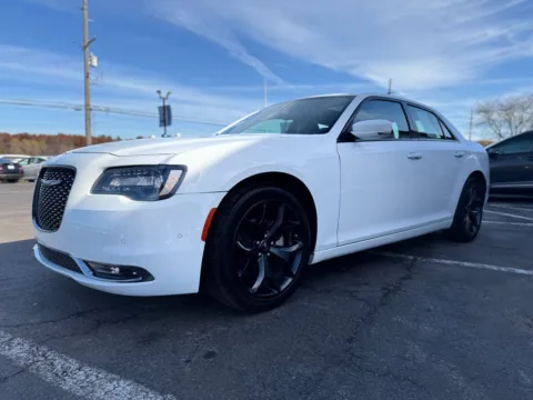 More photos of 2023 CHRYSLER 300 S V6 at Pro Auto Finance, IN