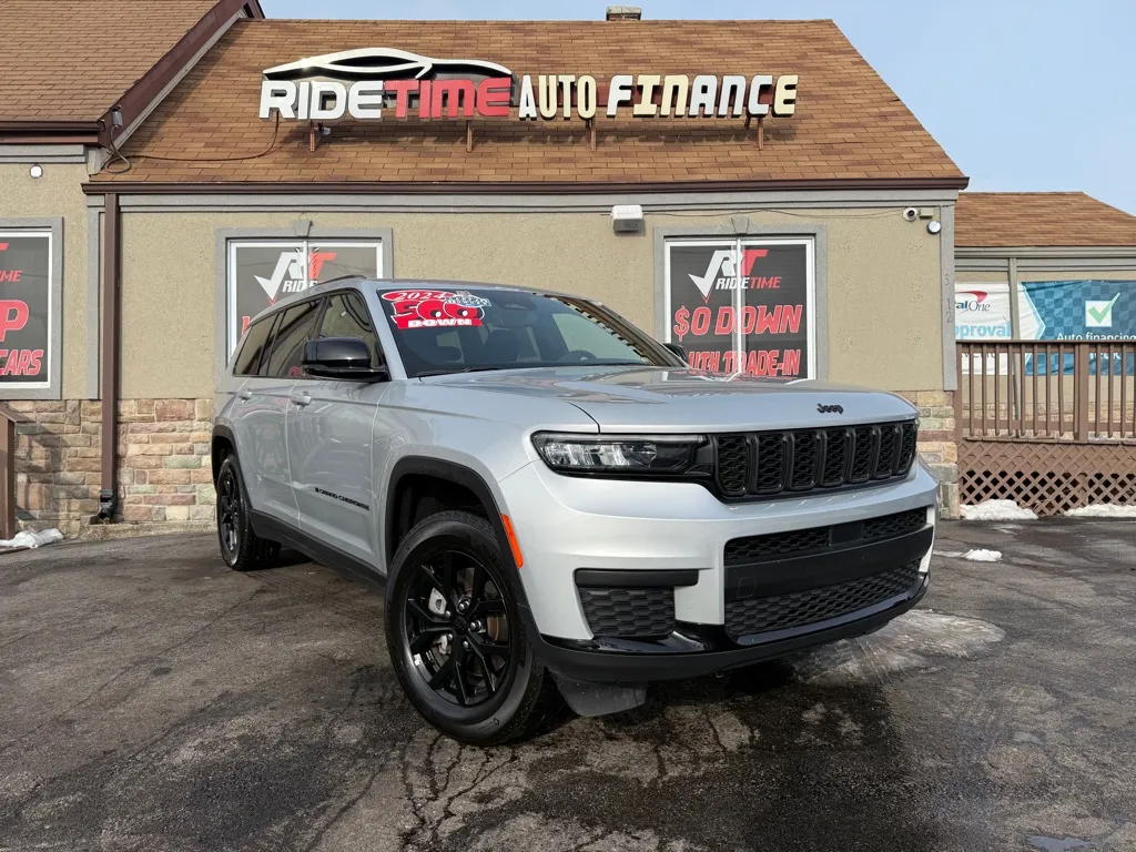 Silver 2024 JEEP GRAND CHEROKEE LAREDO for sale in Merrillville, IN