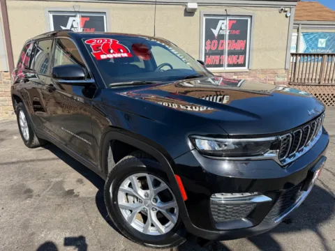 Another view of 2023 JEEP GRAND CHEROKEE LIMITED 4X4 for sale in Merrillville, IN at Ride Time Auto Finance Merrillville