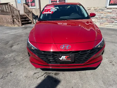 More photos of 2023 HYUNDAI ELANTRA SEL-CONVENIENCE PKG at Ride Time Auto Finance Merrillville, IN