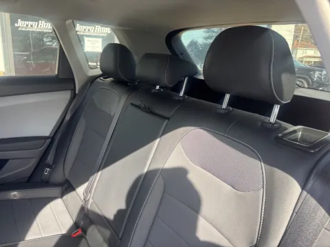 More photos of 2022 Volkswagen Taos 1.5T SE at Jerry Hunt Supercenter - Lexington, NC