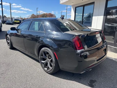 More photos of 2022 Chrysler 300 S at Jerry Hunt Supercenter - Lexington, NC
