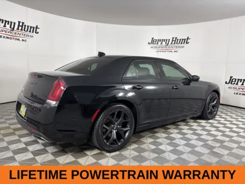 More photos of 2022 Chrysler 300 S at Jerry Hunt Supercenter - Lexington, NC