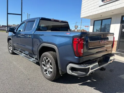 More photos of 2022 GMC Sierra 1500 SLT at Jerry Hunt Supercenter - Lexington, NC