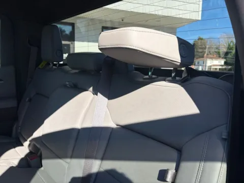 More photos of 2022 GMC Sierra 1500 SLT at Jerry Hunt Supercenter - Lexington, NC