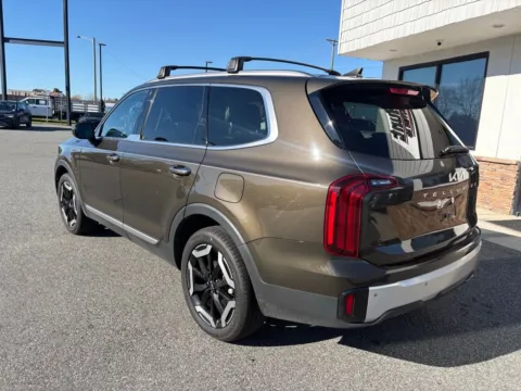 More photos of 2024 Kia Telluride S at Jerry Hunt Supercenter - Lexington, NC