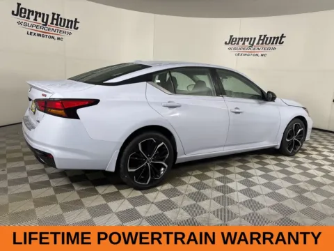 More photos of 2023 Nissan Altima 2.5 SR at Jerry Hunt Supercenter - Lexington, NC