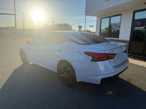 More photos of 2023 Nissan Altima 2.5 SR at Jerry Hunt Supercenter - Lexington, NC