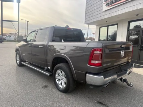 More photos of 2022 Ram 1500 Laramie at Jerry Hunt Supercenter - Lexington, NC