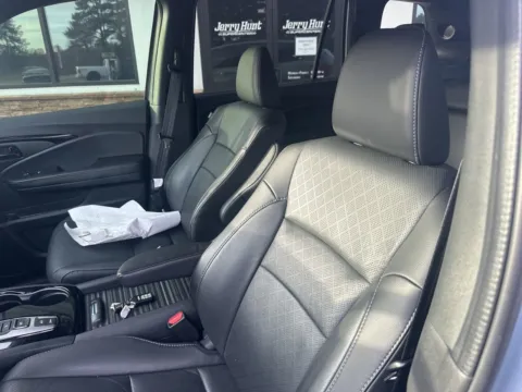 Photos of 2022 Honda Passport Elite for sale in Lexington, NC at Jerry Hunt Supercenter - Lexington