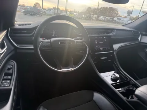More photos of 2023 Jeep Grand Cherokee Altitude at Jerry Hunt Supercenter - Lexington, NC