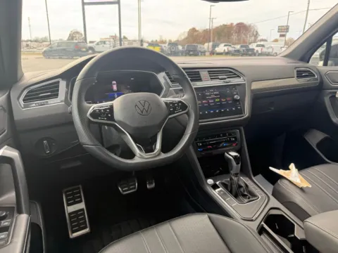 More photos of 2024 Volkswagen Tiguan 2.0T SE R-Line Black at Jerry Hunt Supercenter - Lexington, NC