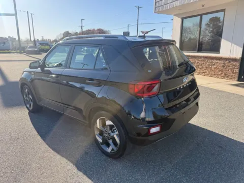 More photos of 2024 Hyundai Venue SEL at Jerry Hunt Supercenter - Lexington, NC