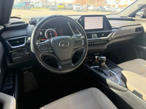 More photos of 2023 Lexus UX 250h Premium at Jerry Hunt Supercenter - Lexington, NC