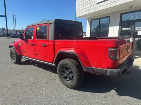 More photos of 2021 Jeep Gladiator Sport at Jerry Hunt Supercenter - Lexington, NC