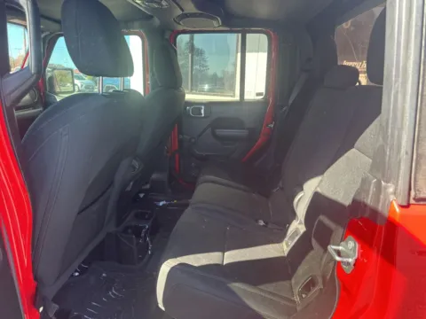 More photos of 2021 Jeep Gladiator Sport at Jerry Hunt Supercenter - Lexington, NC