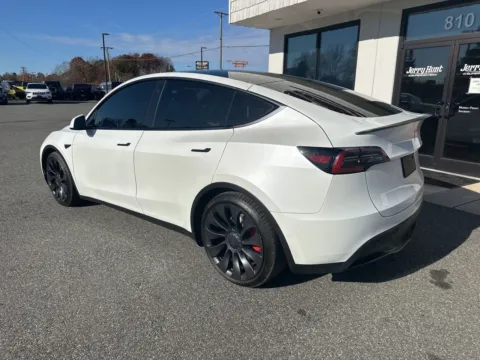 More photos of 2022 Tesla Model Y Performance at Jerry Hunt Supercenter - Lexington, NC