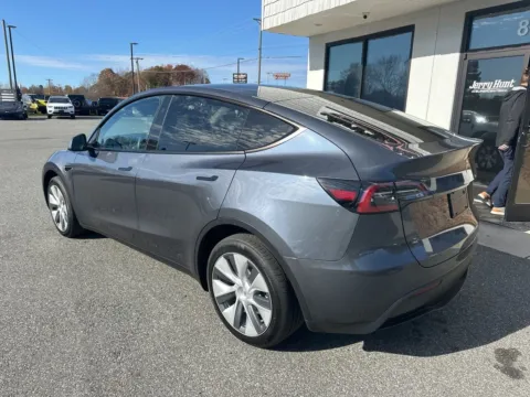 More photos of 2023 Tesla Model Y Long Range at Jerry Hunt Supercenter - Lexington, NC