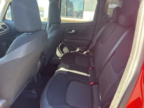 More photos of 2023 Jeep Renegade Latitude at Jerry Hunt Supercenter - Lexington, NC