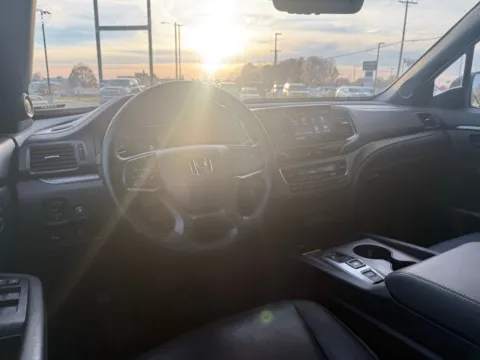 More photos of 2024 Honda Passport EX-L at Jerry Hunt Supercenter - Lexington, NC