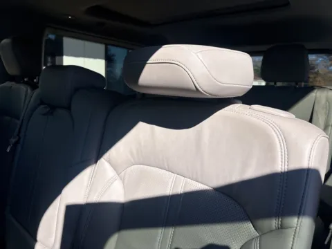 More photos of 2022 Jeep Wagoneer Series II at Jerry Hunt Supercenter - Lexington, NC