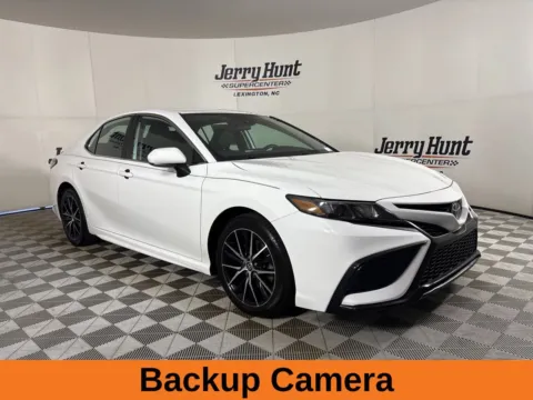 More photos of 2021 Toyota Camry SE at Jerry Hunt Supercenter - Lexington, NC