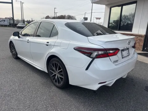 More photos of 2021 Toyota Camry SE at Jerry Hunt Supercenter - Lexington, NC