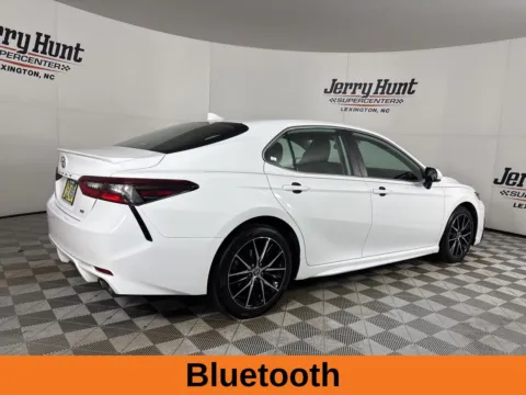 More photos of 2021 Toyota Camry SE at Jerry Hunt Supercenter - Lexington, NC