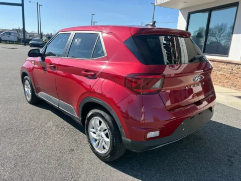 More photos of 2021 Hyundai Venue SE at Jerry Hunt Supercenter - Lexington, NC