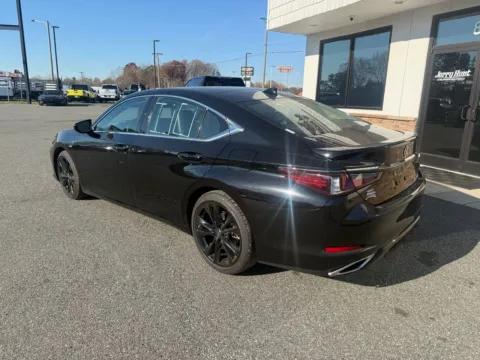 More photos of 2024 Lexus ES 350 at Jerry Hunt Supercenter - Lexington, NC