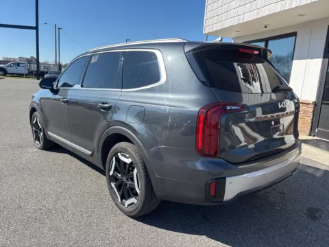 More photos of 2024 Kia Telluride S at Jerry Hunt Supercenter - Lexington, NC