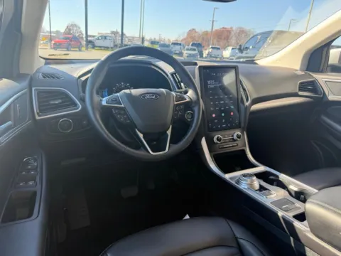 More photos of 2024 Ford Edge SEL at Jerry Hunt Supercenter - Lexington, NC