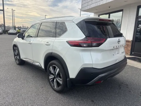 More photos of 2023 Nissan Rogue SL at Jerry Hunt Supercenter - Lexington, NC