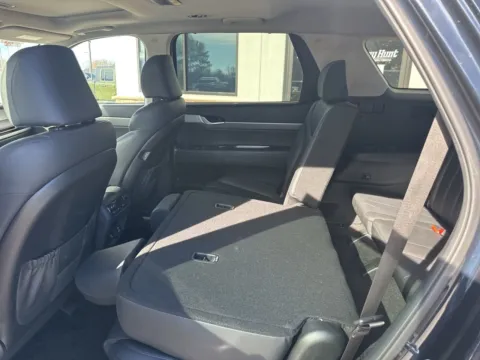 More photos of 2025 Hyundai Palisade SEL Premium at Jerry Hunt Supercenter - Lexington, NC
