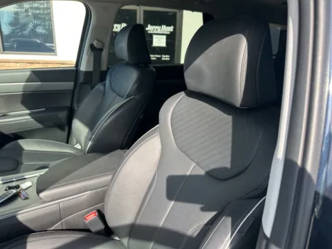 Photos of 2025 Hyundai Palisade SEL Premium for sale in Lexington, NC at Jerry Hunt Supercenter - Lexington