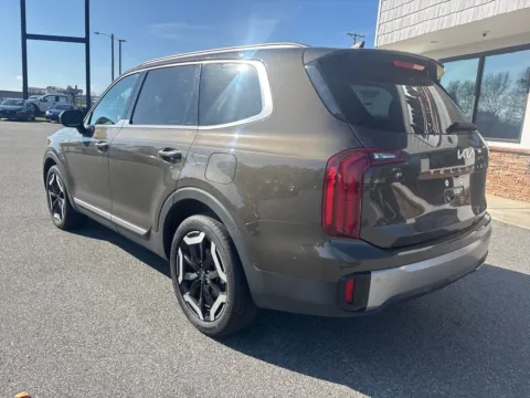 More photos of 2025 Kia Telluride S at Jerry Hunt Supercenter - Lexington, NC