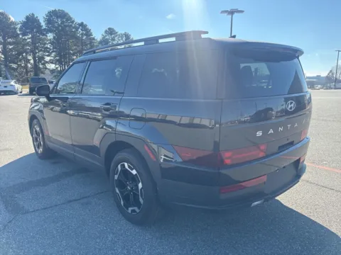 More photos of 2025 Hyundai Santa Fe SEL at Jerry Hunt Supercenter - Lexington, NC
