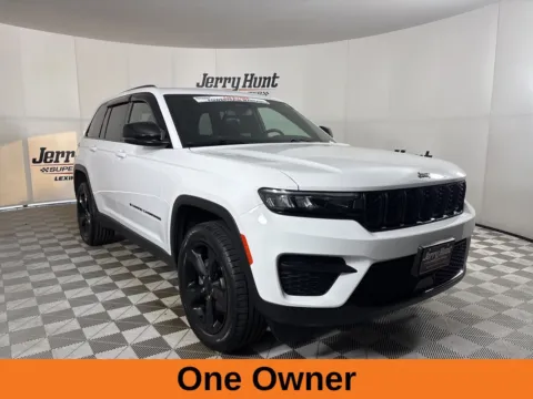 More photos of 2023 Jeep Grand Cherokee Altitude at Jerry Hunt Supercenter - Lexington, NC