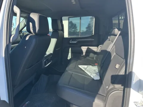 More photos of 2022 Chevrolet Silverado 1500 LTZ at Jerry Hunt Supercenter - Lexington, NC