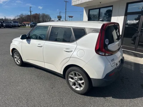 More photos of 2021 Kia Soul S at Jerry Hunt Supercenter - Lexington, NC