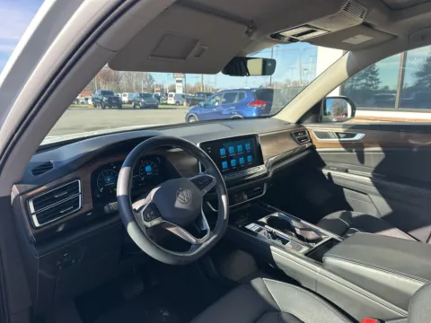 Another view of 2024 Volkswagen Atlas 2.0T SE w/Technology for sale in Lexington, NC at Jerry Hunt Supercenter - Lexington